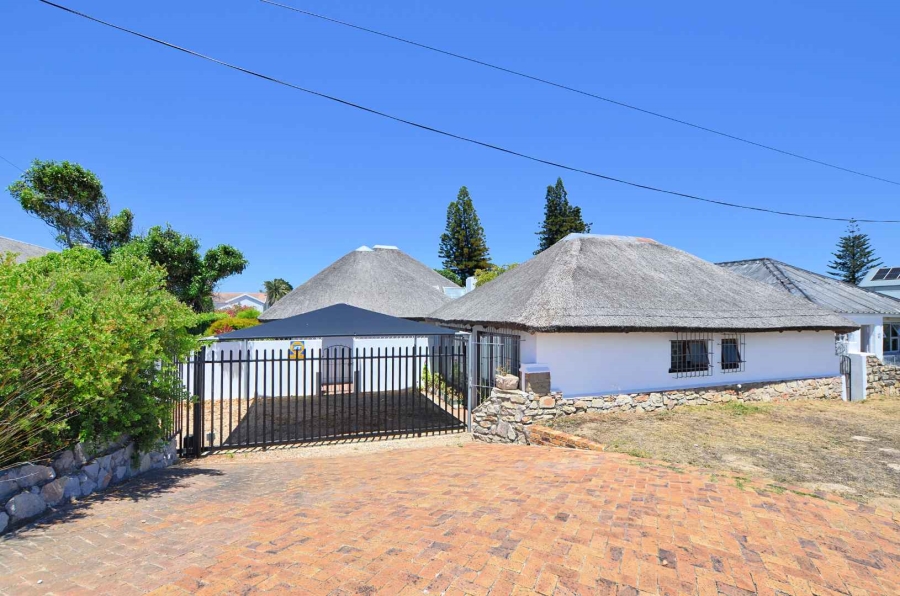 7 Bedroom Property for Sale in Westcliff Western Cape